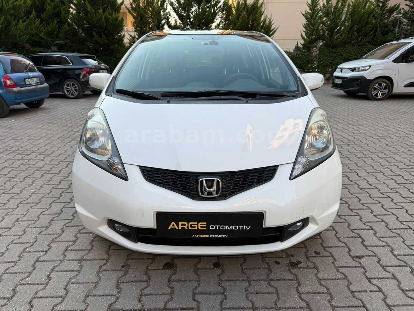 Galeriden Honda Jazz 1.4 Fun 2011 Model Bursa 82.000 km Beyaz 2