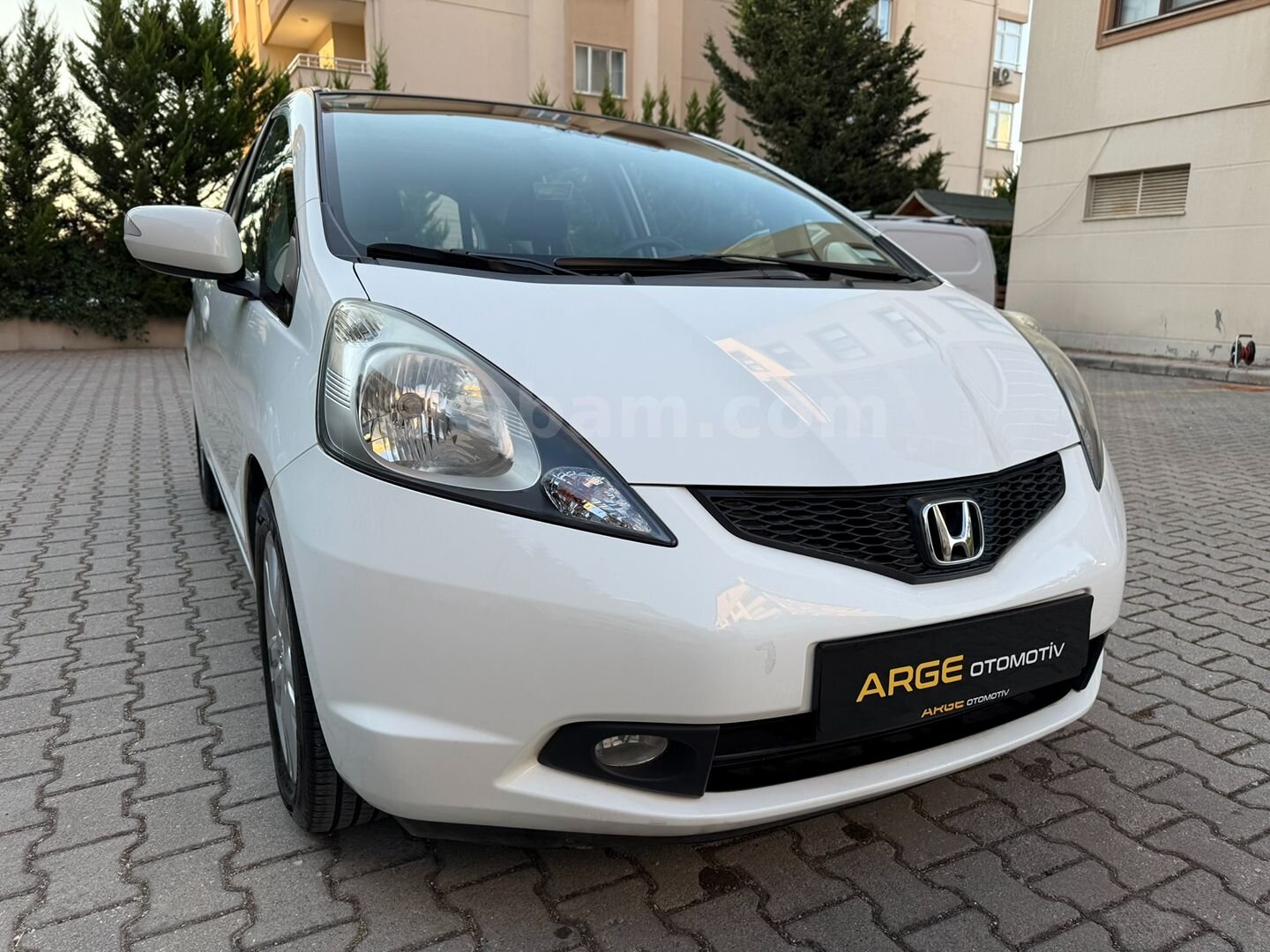 Galeriden Honda Jazz 1.4 Fun 2011 Model Bursa 82.000 km Beyaz 3