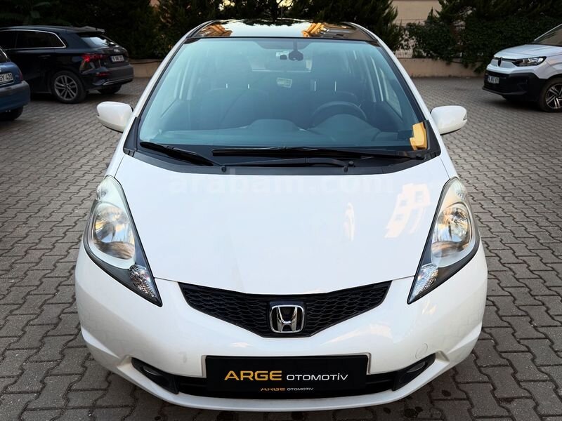 Galeriden Honda Jazz 1.4 Fun 2011 Model Bursa 82.000 km Beyaz