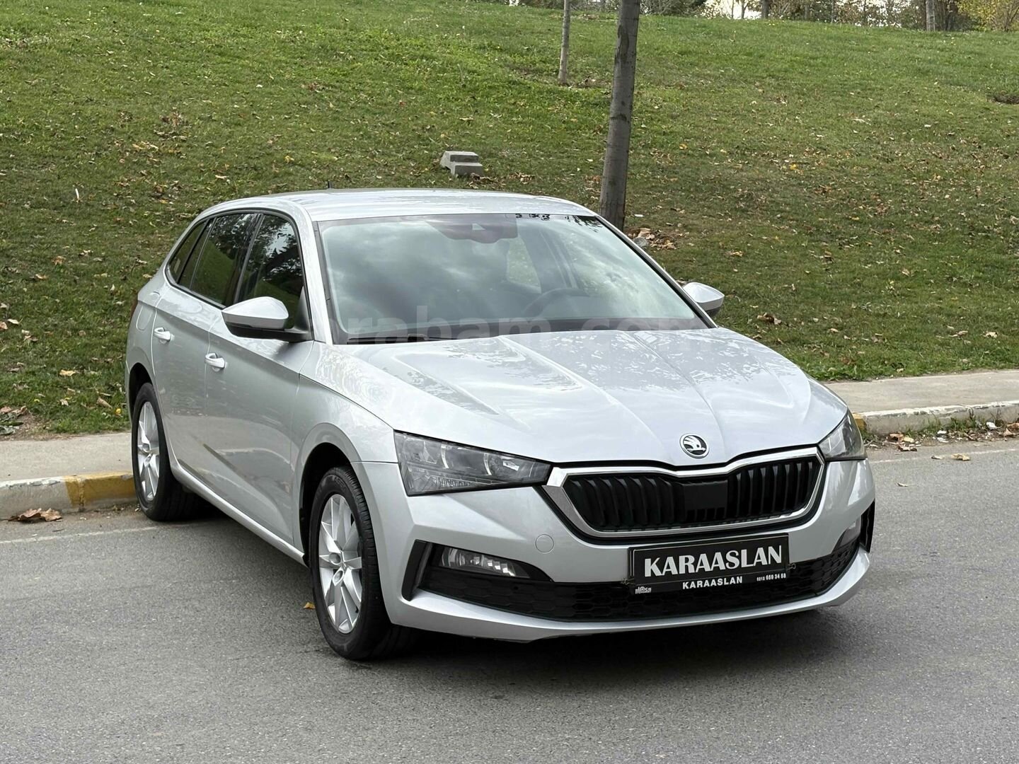 Galeriden Skoda Scala 1.0 TSI Premium 2022 Model İstanbul 145.000 km Gri 1