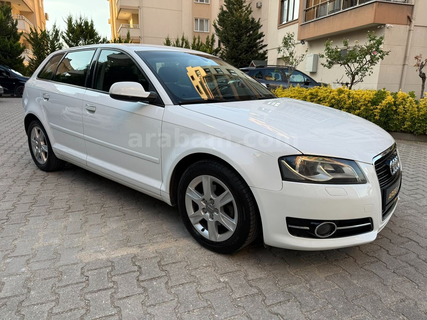 Galeriden Audi A3 Sportback 1.6 TDI Attraction 2013 Model Bursa 172.000 km Beyaz 7