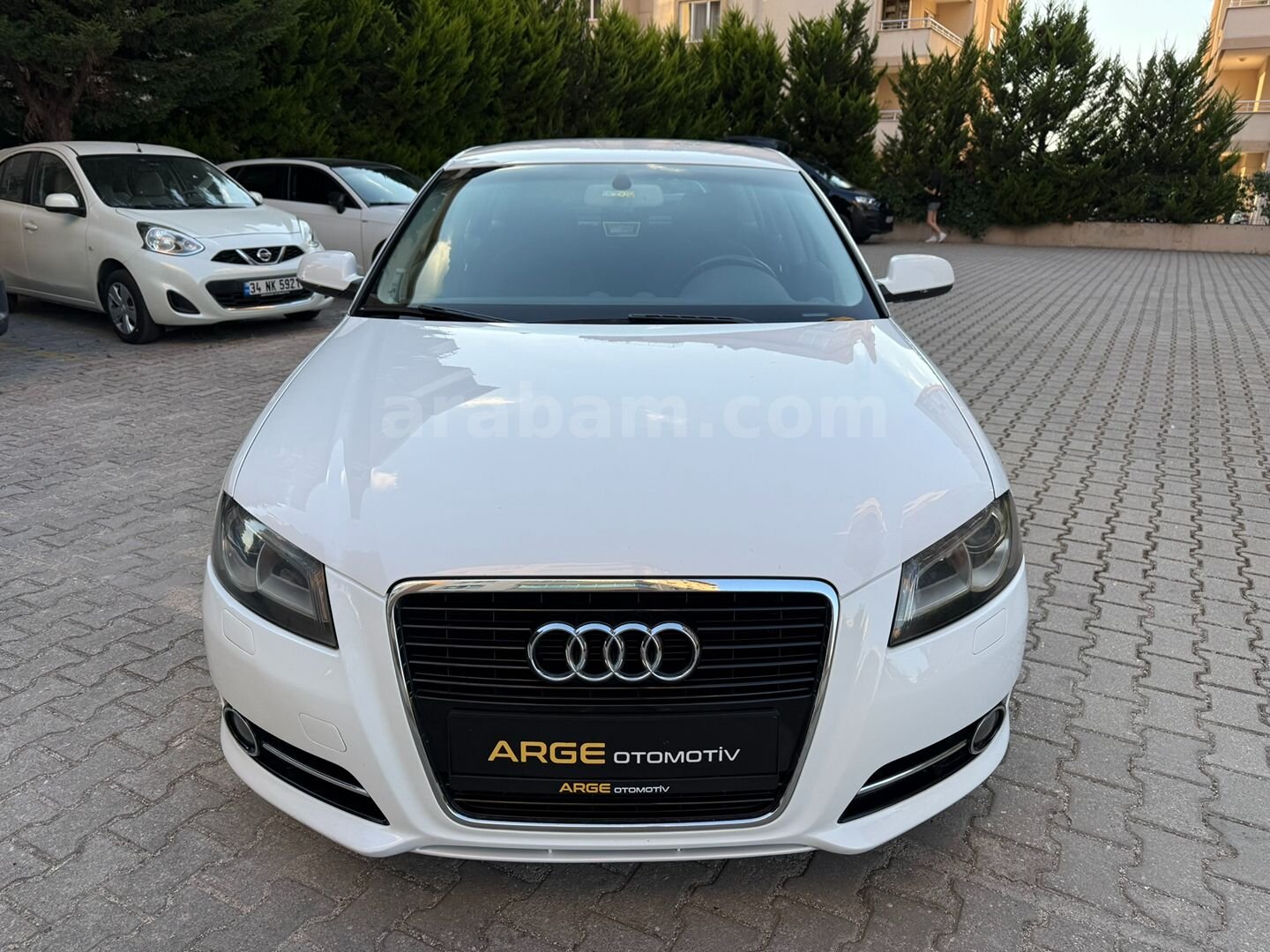 Galeriden Audi A3 Sportback 1.6 TDI Attraction 2013 Model Bursa 172.000 km Beyaz 4