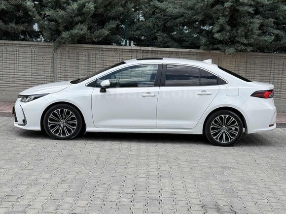 TOYOTA COROLLA 1.6 FLAME X PACK SANRUFF