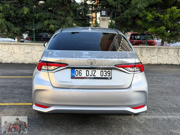 2022 COROLLA 1.5 FLAME MULTIDRIVE S SERVİS BAKIMLI 88.500 KM !!!