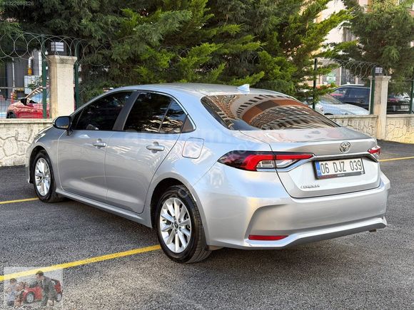 2022 COROLLA 1.5 FLAME MULTIDRIVE S SERVİS BAKIMLI 88.500 KM !!!