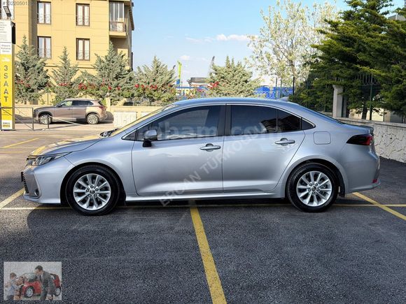 2022 COROLLA 1.5 FLAME MULTIDRIVE S SERVİS BAKIMLI 88.500 KM !!!