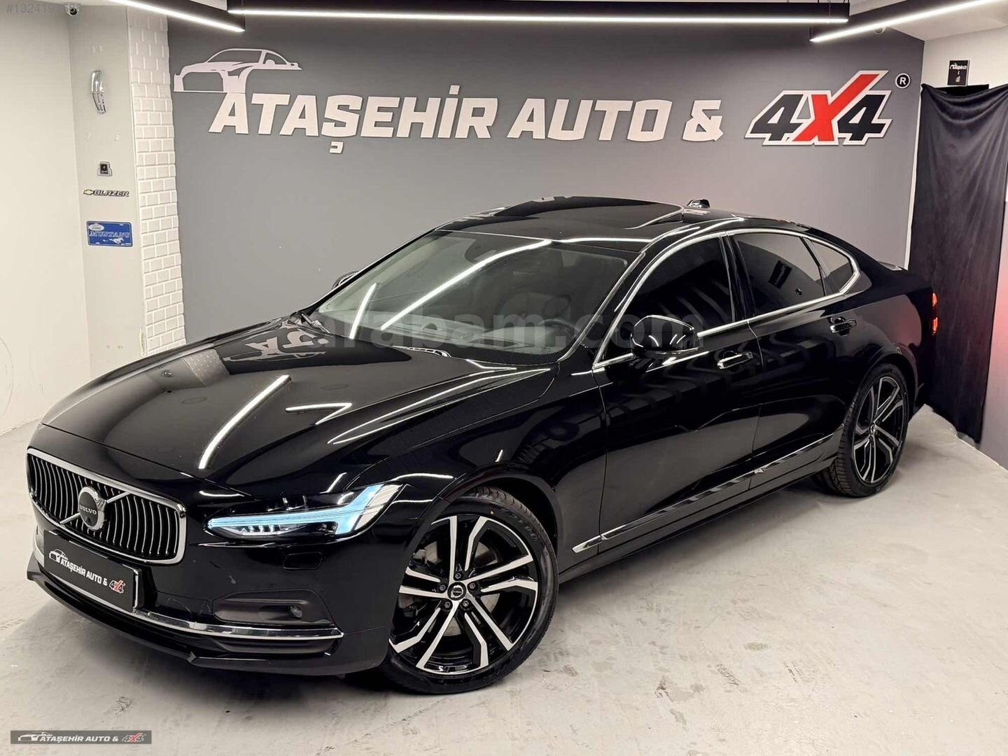 Galeriden Volvo S90 2.0 D B5 Inscription 2020 Model İstanbul 115.000 km Siyah 1