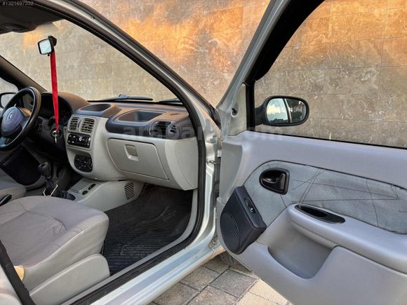 KARACARS CLİO KLİMALI TERTEMİZ SEDAN AZ YAKITLI!!!!