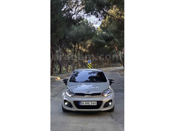 Sahibinden Kia Rio 1.25 CVVT Fancy 2012 Model  148.400 km Gri