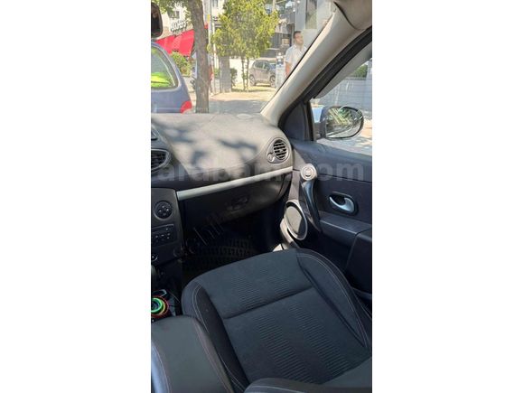 EMSALLERİNİN EN UYGUNU 2011 MODEL CLIO