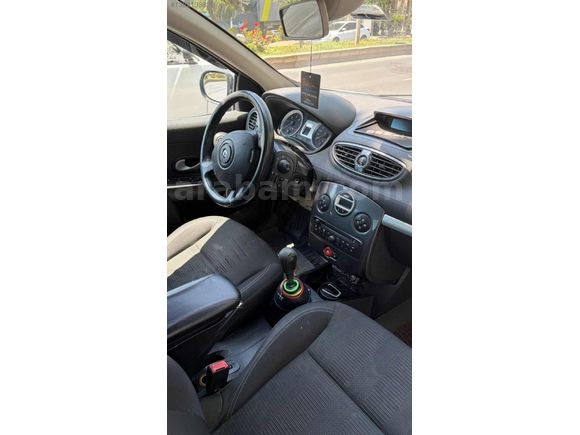 EMSALLERİNİN EN UYGUNU 2011 MODEL CLIO