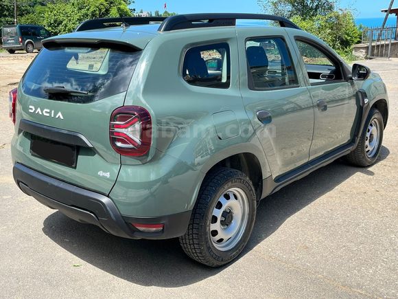 KK OTOMOTİV DEN 2023 MODEL Duster Essential 1.3 TCE 4x4