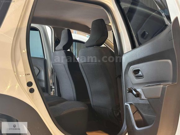 2023 ÇIKIŞLI DACIA DUSTER 1.3 TCE ESSENTİAL 4X4 MANUEL YENİ KASA