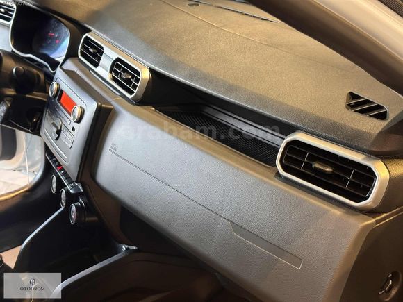 2023 ÇIKIŞLI DACIA DUSTER 1.3 TCE ESSENTİAL 4X4 MANUEL YENİ KASA