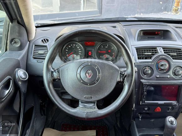 SÜRER AUTODAN | 1.5 DİZEL MEGANE 2 AİLE ARACI