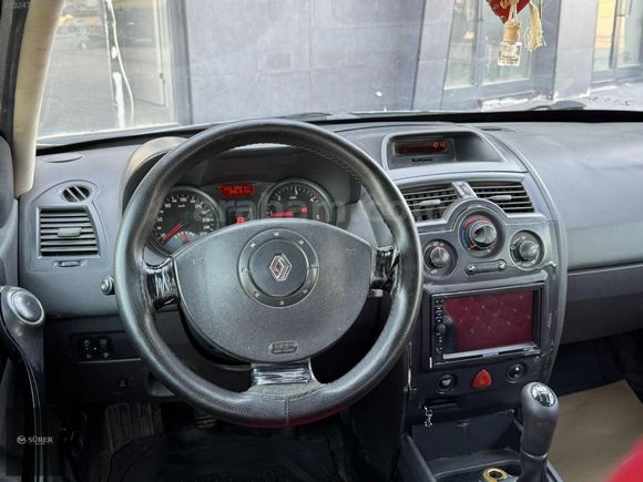 SÜRER AUTODAN | 1.5 DİZEL MEGANE 2 AİLE ARACI