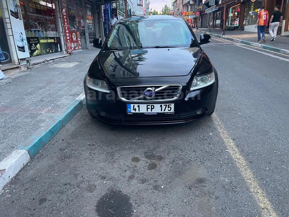 Sahibinden Volvo S40 1.6 D 2011 Model  300.000 km Siyah
