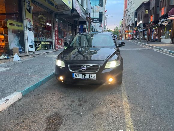 Sahibinden Volvo S40 1.6 D 2011 Model  300.000 km Siyah