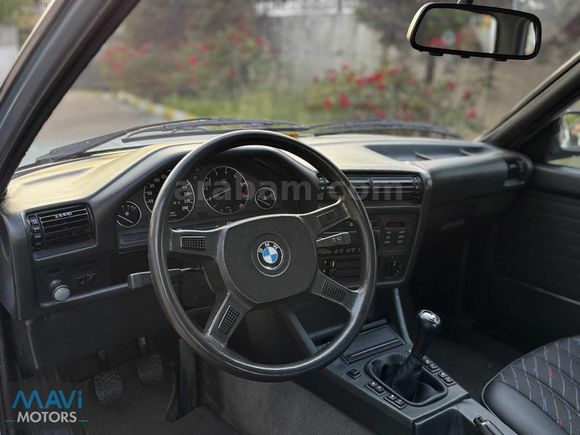 BMW E30 NADİR KALANLARDAN ..