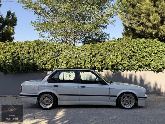ECE Galeri'den 1989 E30