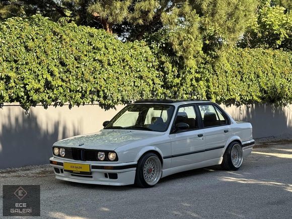 ECE Galeri'den 1989 E30