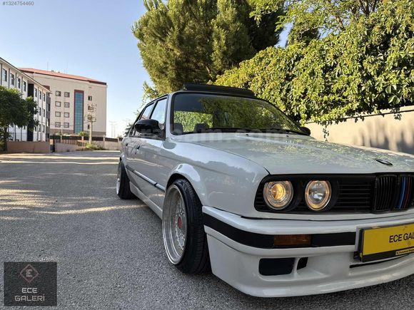 ECE Galeri'den 1989 E30