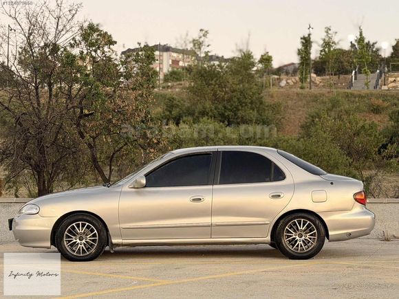 HYUNDAİ ELENTRA 1.6İ GL KLİMALİ