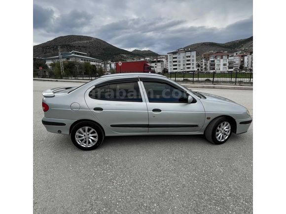 Sahibinden Renault Megane 1.6 RTE 2000 Model Amasya
