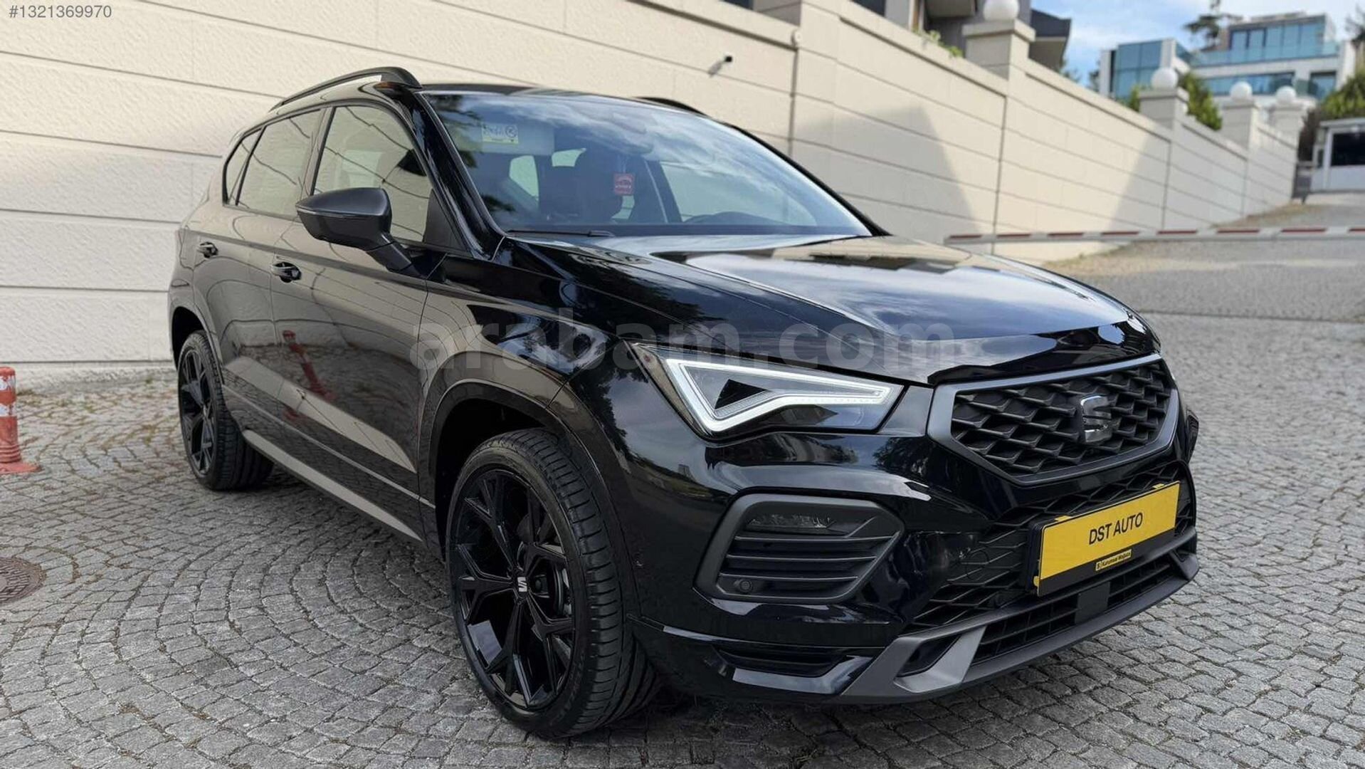 Galeriden Seat Ateca 1.5 EcoTSI FR 2025 Model İstanbul 9.400 km Siyah 4