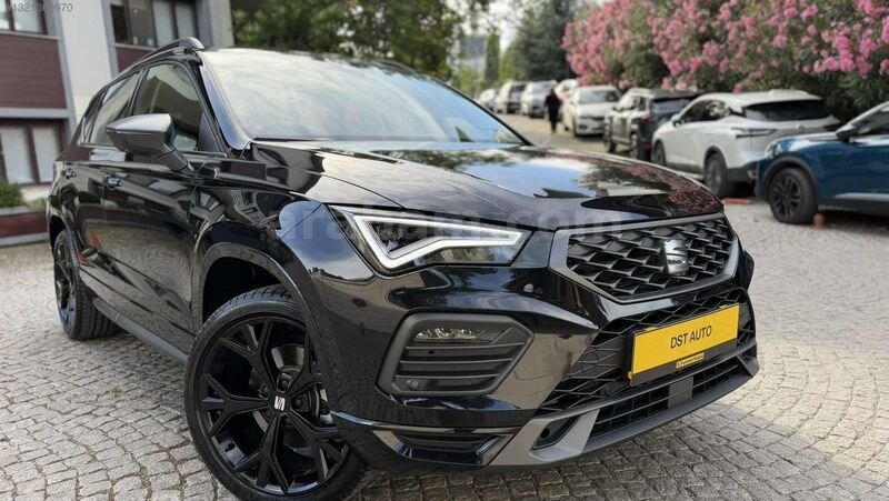 Galeriden Seat Ateca 1.5 EcoTSI FR 2025 Model İstanbul 9.400 km Siyah