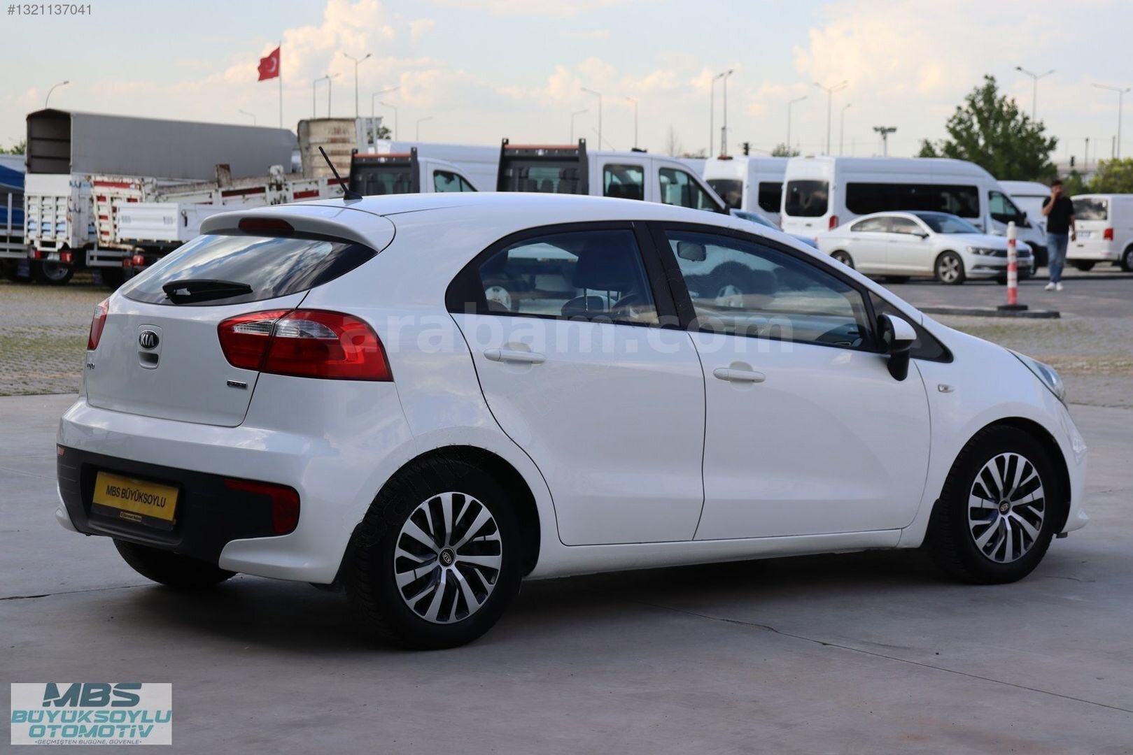 MBS BÜYÜKSOYLU'DAN 2015 MODEL KIA RIO 1.4 CRDI COMFORT 7