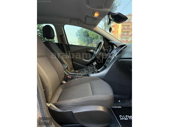 VERA AUTO'DAN OPEL ASTRA 2012 MODEL HATASIZ BOYASIZ TRAMERSİZ