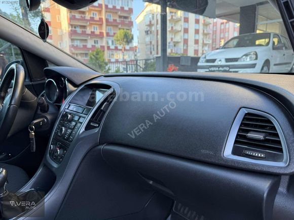 VERA AUTO'DAN OPEL ASTRA 2012 MODEL HATASIZ BOYASIZ TRAMERSİZ