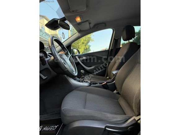 VERA AUTO'DAN OPEL ASTRA 2012 MODEL HATASIZ BOYASIZ TRAMERSİZ