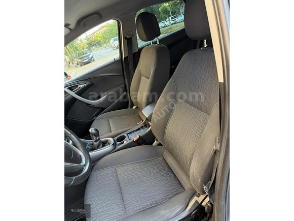 VERA AUTO'DAN OPEL ASTRA 2012 MODEL HATASIZ BOYASIZ TRAMERSİZ
