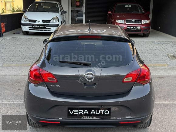 VERA AUTO'DAN OPEL ASTRA 2012 MODEL HATASIZ BOYASIZ TRAMERSİZ