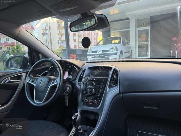 VERA AUTO'DAN OPEL ASTRA 2012 MODEL HATASIZ BOYASIZ TRAMERSİZ