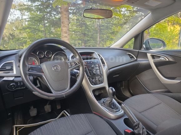 KİRAZOĞLU OTOMOTİV// 2012 MODEL 1.3 CDTİ HATCBACK OPEL ASTRA