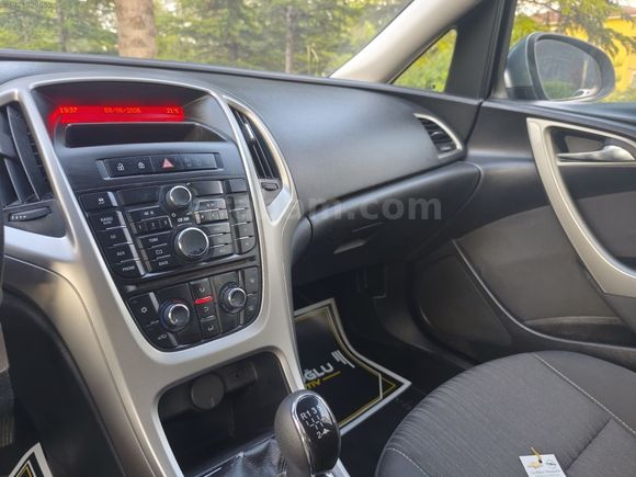 KİRAZOĞLU OTOMOTİV// 2012 MODEL 1.3 CDTİ HATCBACK OPEL ASTRA
