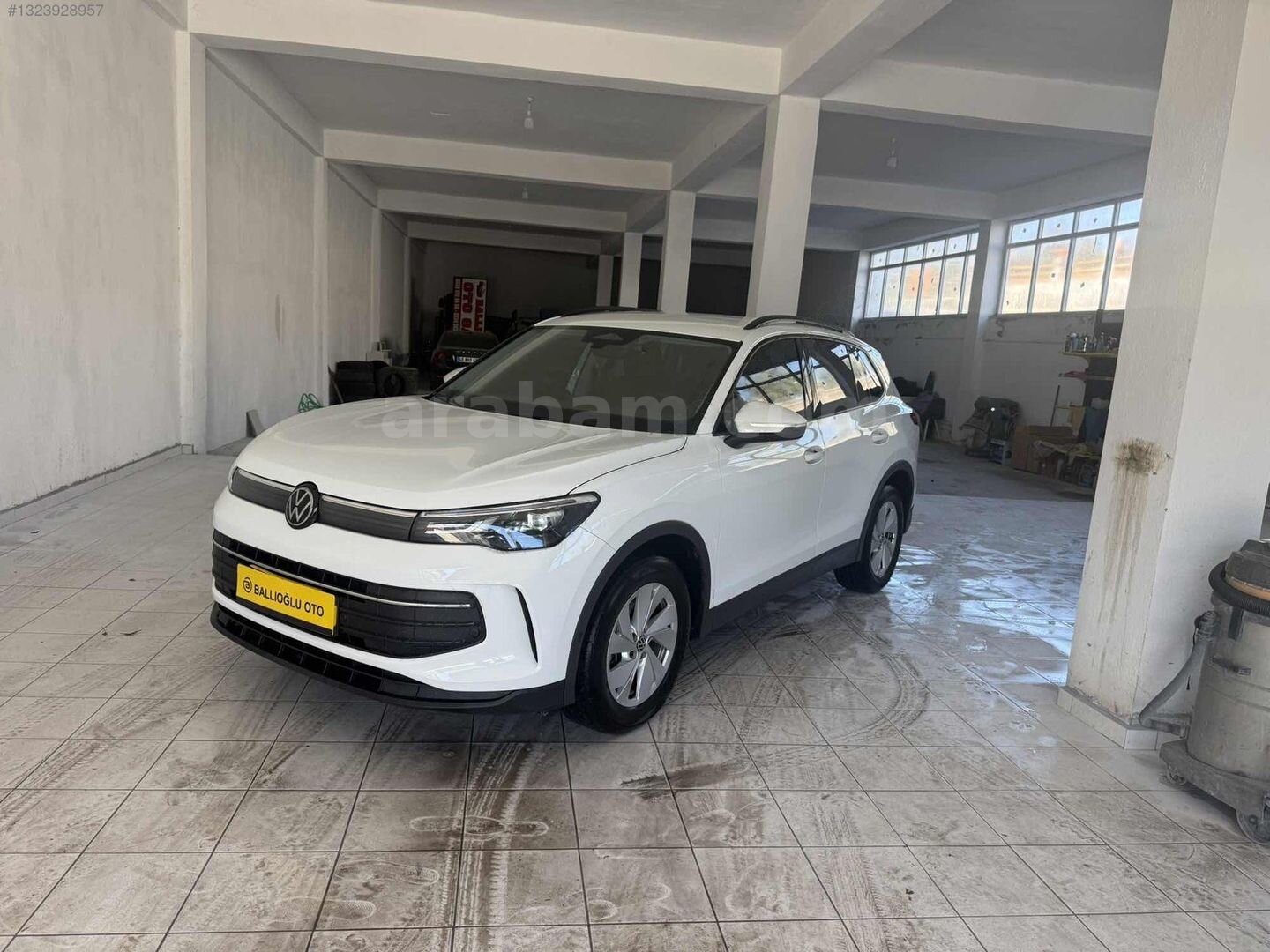 Galeriden Volkswagen Tiguan 1.5 TSI Life 2024 Model Muğla 53.000 km Beyaz 2