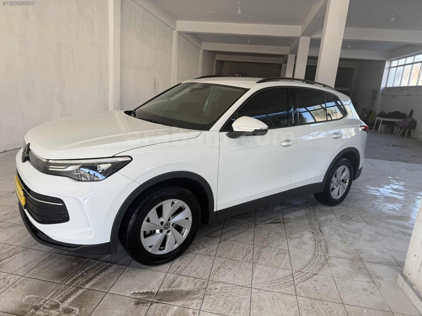 Galeriden Volkswagen Tiguan 1.5 TSI Life 2024 Model Muğla 53.000 km Beyaz 3