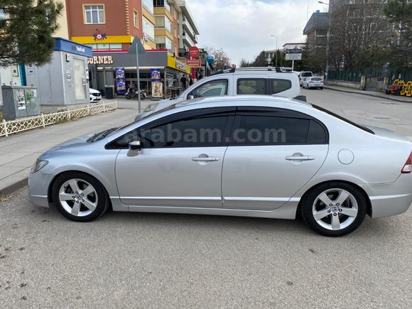 Sahibinden Honda Civic 1.6i VTEC Premium 2010 Model