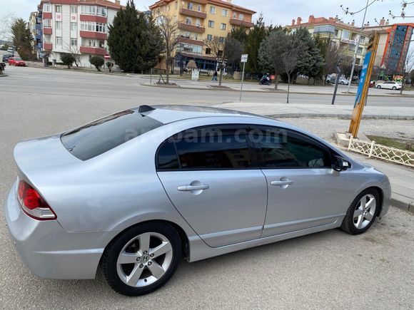 Sahibinden Honda Civic 1.6i VTEC Premium 2010 Model