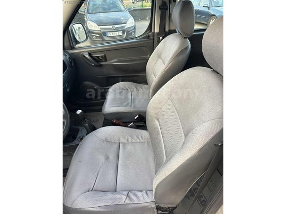 İnecik Otomotiv den Citroen Berlingo çift sürgü klima