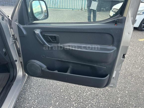 İnecik Otomotiv den Citroen Berlingo çift sürgü klima