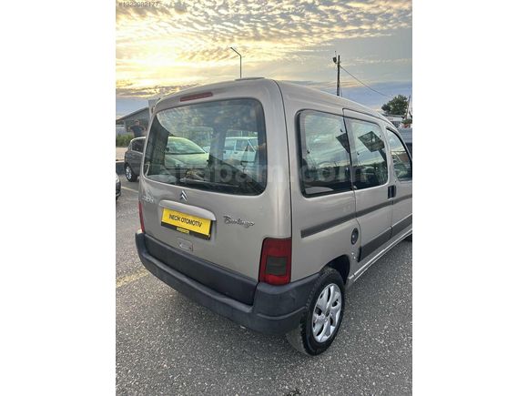 İnecik Otomotiv den Citroen Berlingo çift sürgü klima