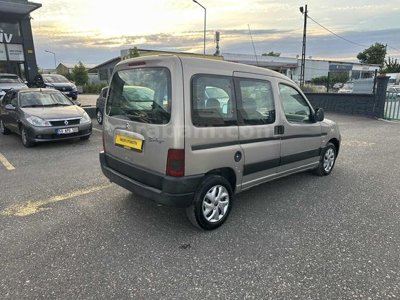 İnecik Otomotiv den Citroen Berlingo çift sürgü klima
