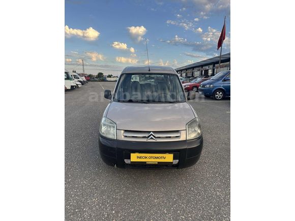İnecik Otomotiv den Citroen Berlingo çift sürgü klima