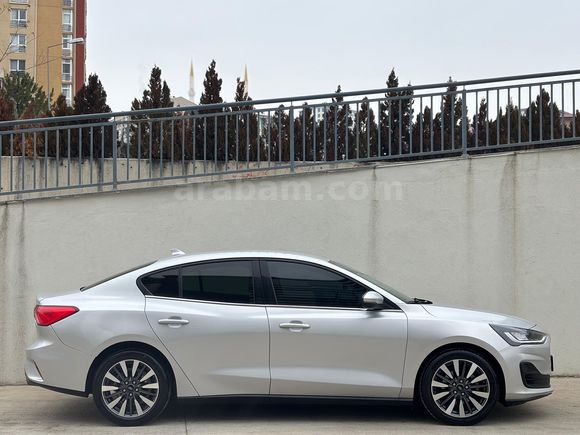Ford Focus 1.0 EcoBoost Titanium Stil 2023 Model