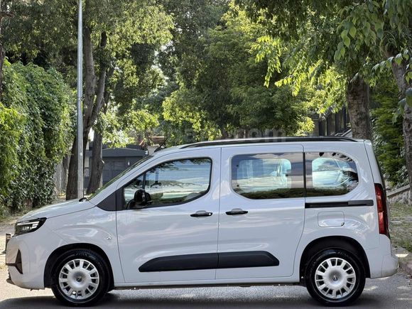 BRK MOTORS OPEL COMBO 1.5 D ESSENTİAL HATASIZ 9.000 KM